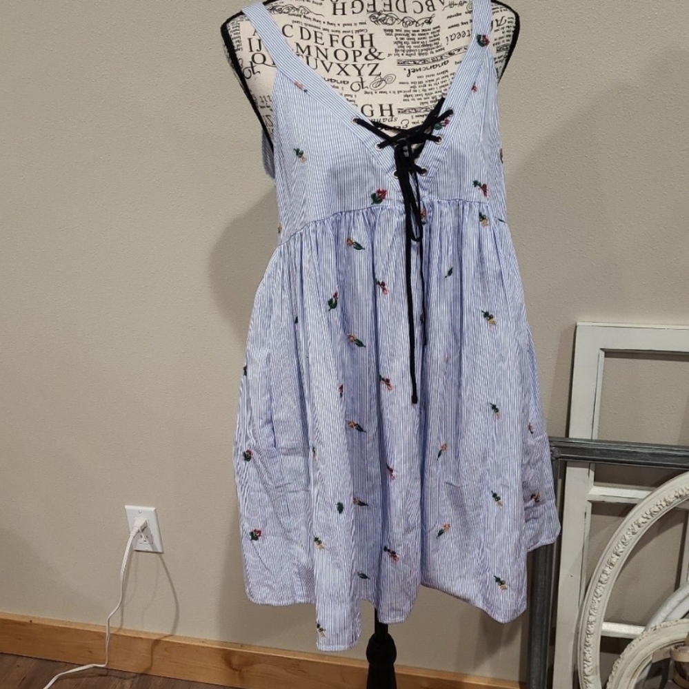 Zara Striped embroidered floral Mini Dress with lace front size Small - Picture 6 of 11